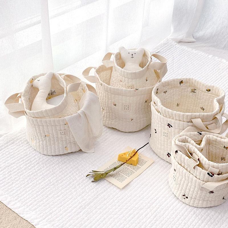 Beige Cotton Embroidery Baby D - Baby Clothing Basket recension och pris